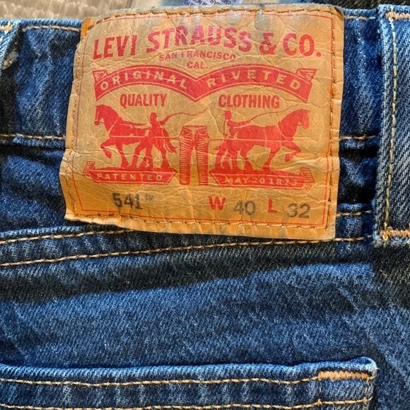 Men's ‎ Levi 541 burgundy tab jeans- size 40x32 - Picture 3 of 7